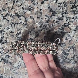 Braided green white red bracelet unisex w/ clasp new w tag